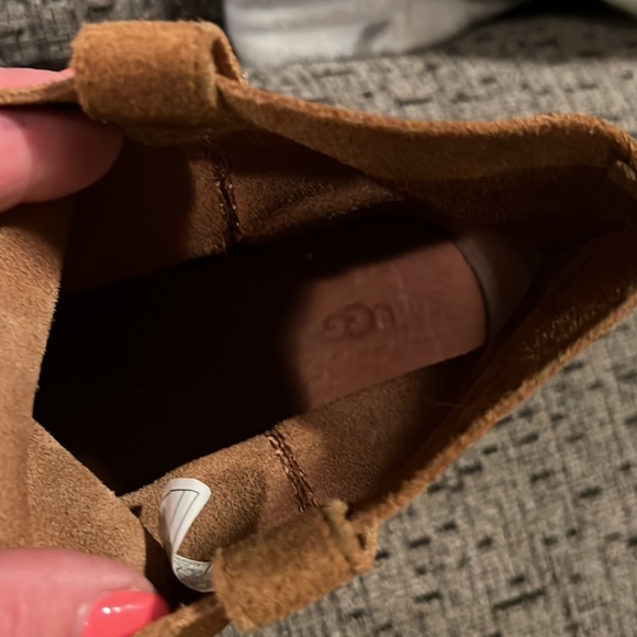 UGG tan ankle boots not lined - Picture 3 of 5